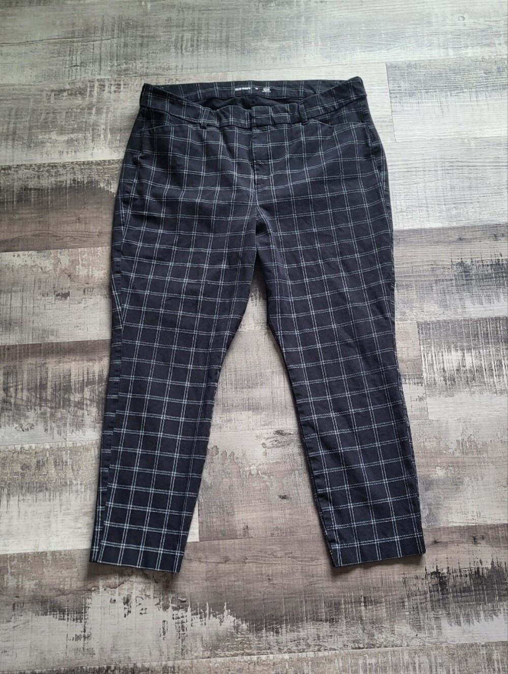 Old Navy High Rise Pixie Never Fade Size 16 Plaid Pants Women's Black